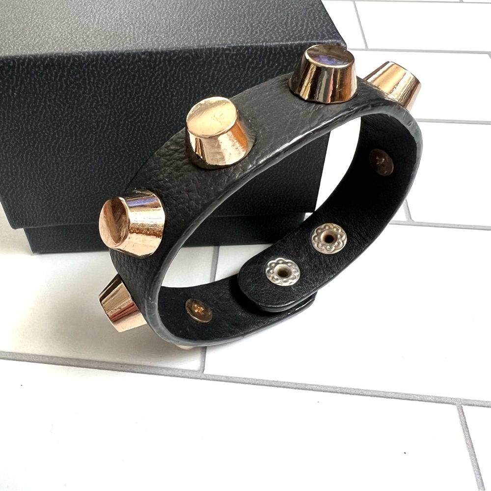 🖤Express black faux leather and gold tone studded bracelet